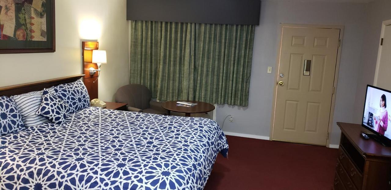 Swiss Village Inn Юрика Спрингс Экстерьер фото
