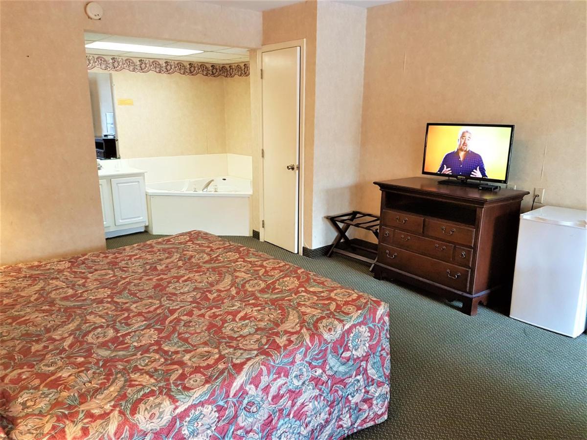 Swiss Village Inn Юрика Спрингс Экстерьер фото