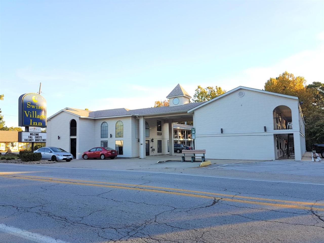 Swiss Village Inn Юрика Спрингс Экстерьер фото